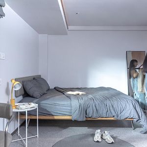 Deluxe Studio